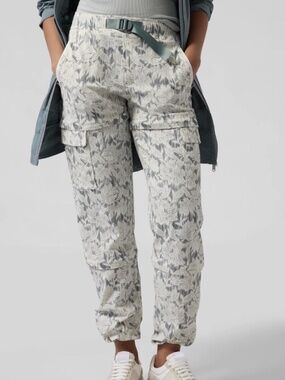 NWOT Athleta Trekkie High Waist Convertible Hike Pant Ethereal Bloom 🤍